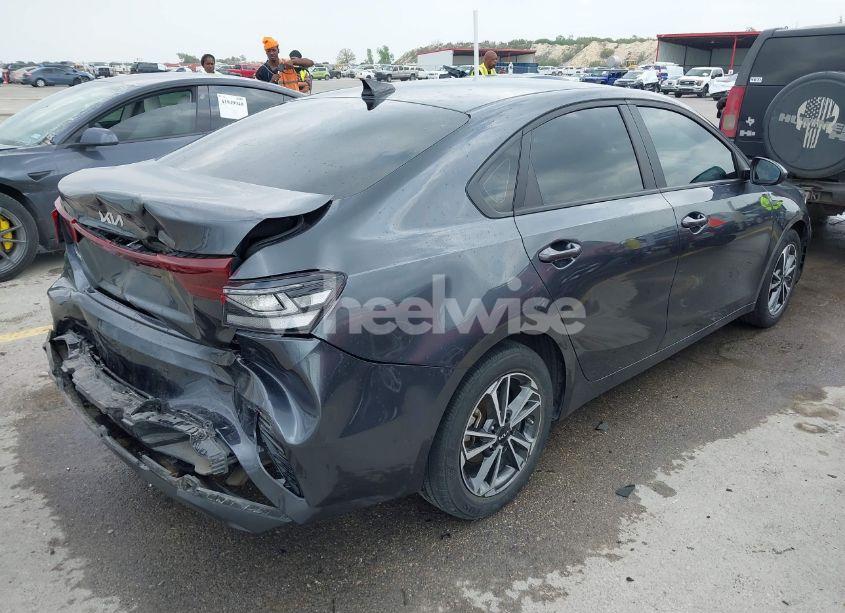 Photo 4 of 2022 Kia Forte LXS (VIN 3KPF24AD0NE455801)