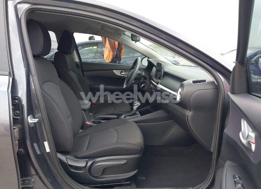 Photo 5 of 2022 Kia Forte LXS (VIN 3KPF24AD0NE455801)