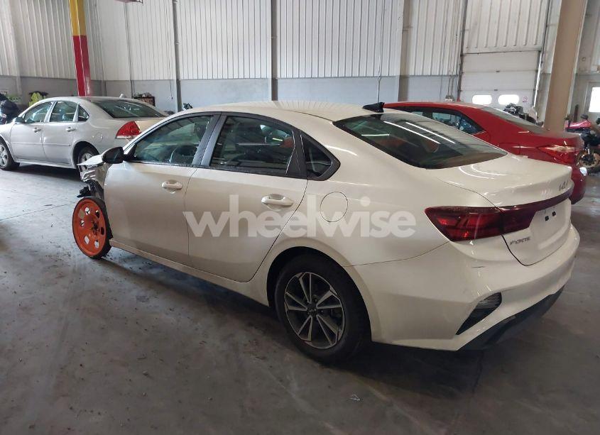 Photo 3 of 2022 Kia Forte LXS (VIN 3KPF24AD0NE456236)
