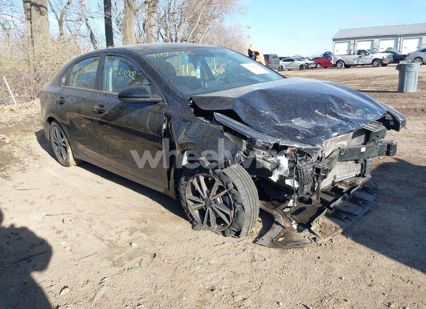 2022 Kia Forte LXS (VIN 3KPF24AD0NE456298) main photo