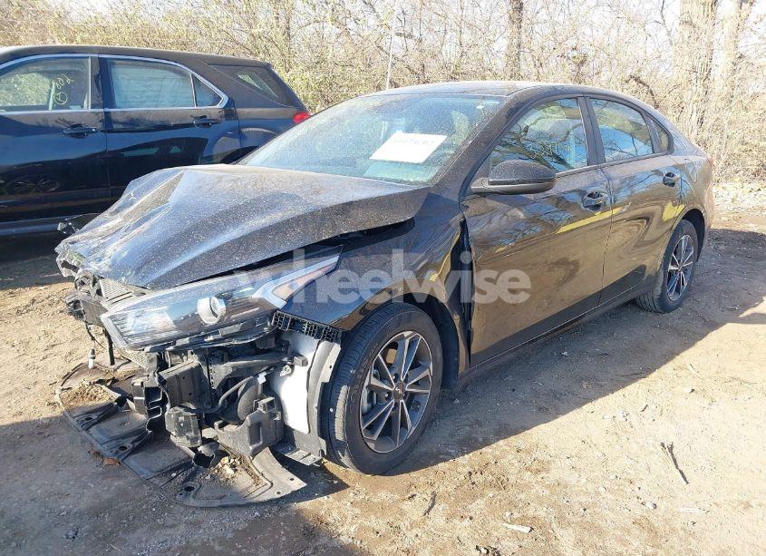 Photo 2 of 2022 Kia Forte LXS (VIN 3KPF24AD0NE456298)