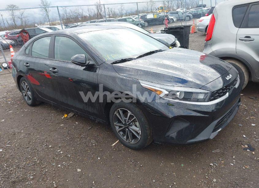 2022 Kia Forte LXS (VIN 3KPF24AD0NE468502) main photo