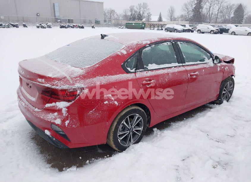 Photo 4 of 2022 Kia Forte LXS (VIN 3KPF24AD0NE471352)