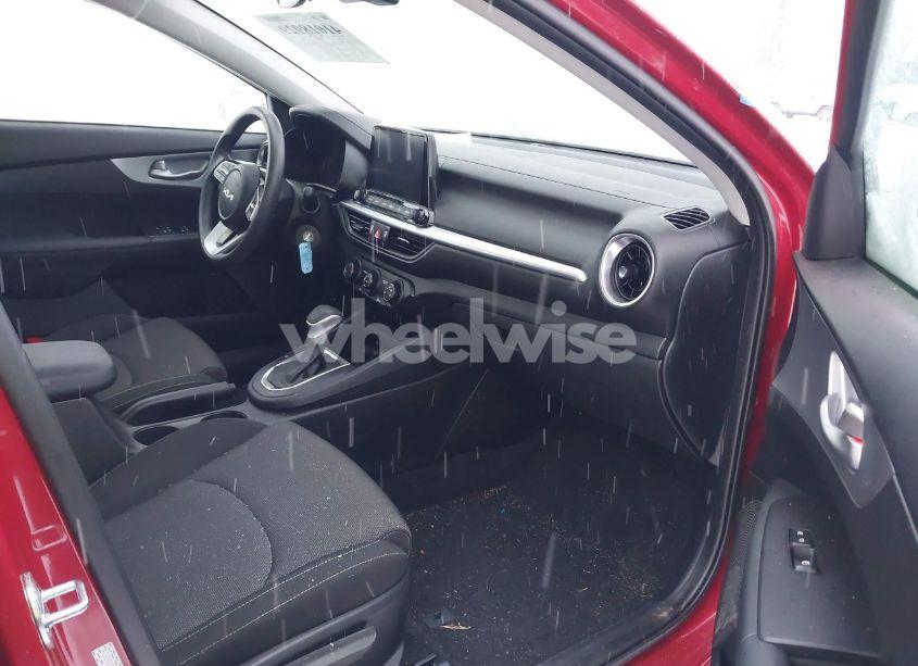 Photo 5 of 2022 Kia Forte LXS (VIN 3KPF24AD0NE471352)