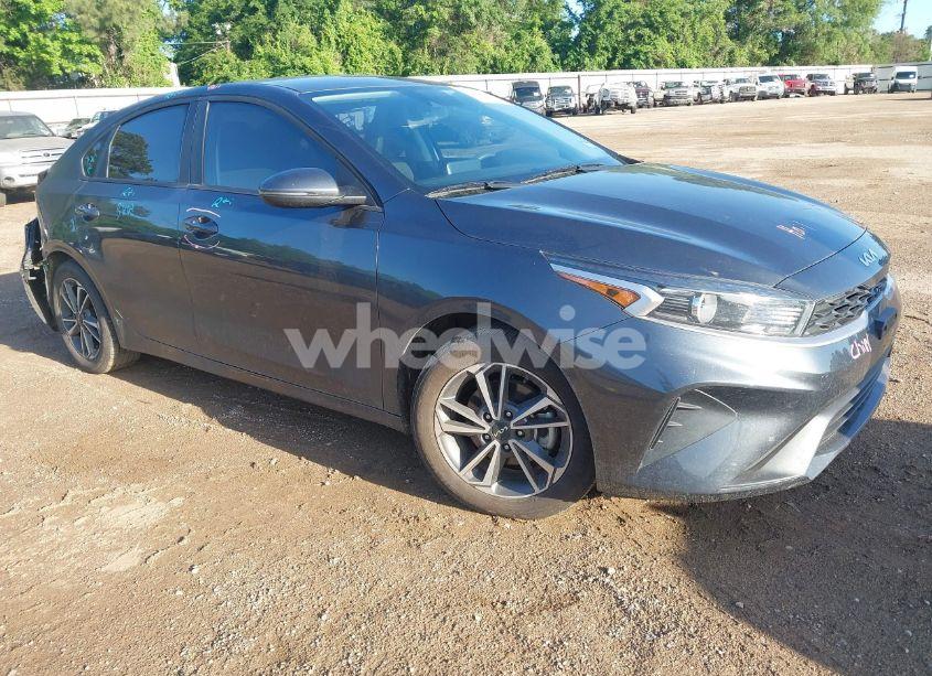 2022 Kia Forte LXS (VIN 3KPF24AD0NE471920) main photo