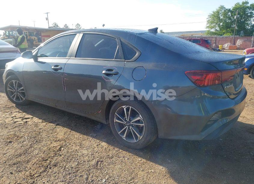 Photo 3 of 2022 Kia Forte LXS (VIN 3KPF24AD0NE471920)