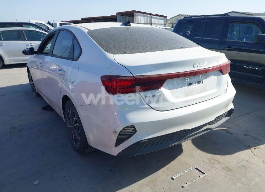 Photo 3 of 2022 Kia Forte LXS (VIN 3KPF24AD0NE474123)