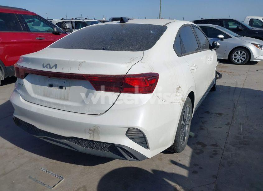 Photo 4 of 2022 Kia Forte LXS (VIN 3KPF24AD0NE474123)
