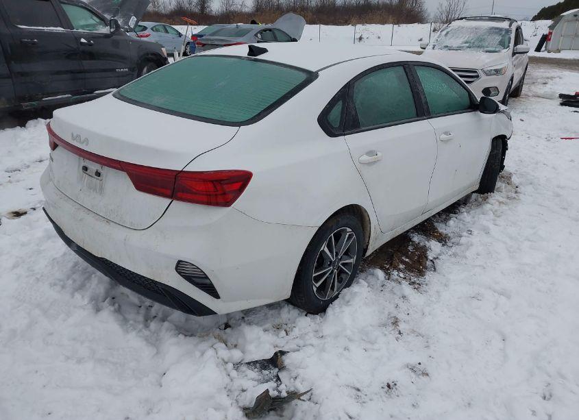 2022 Kia Forte LXS (VIN 3KPF24AD0NE482612) main photo