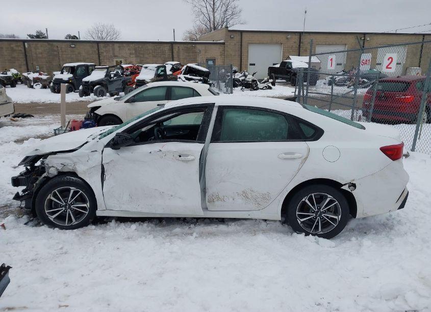 Photo 10 of 2022 Kia Forte LXS (VIN 3KPF24AD0NE482612)