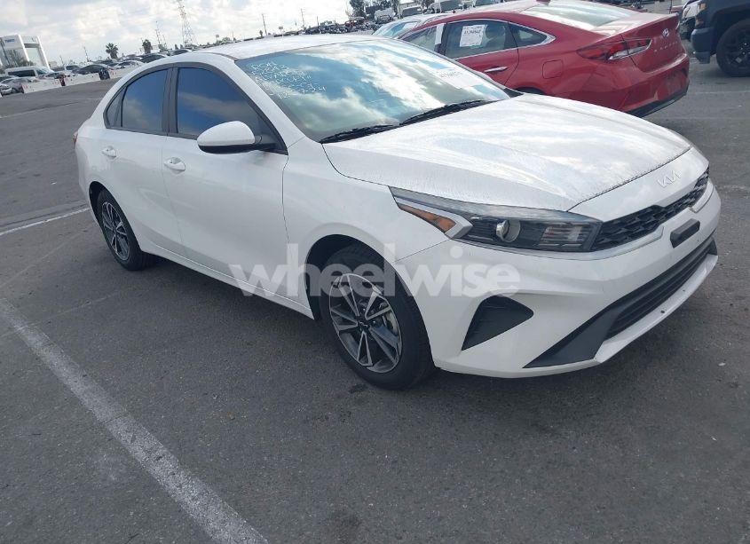 2022 Kia Forte LXS (VIN 3KPF24AD0NE503166) main photo
