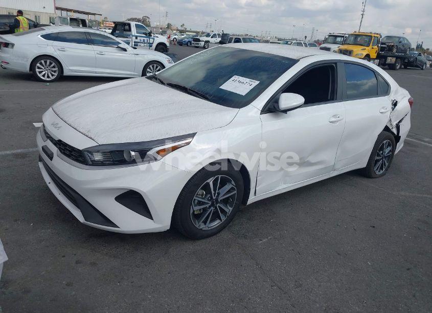 Photo 2 of 2022 Kia Forte LXS (VIN 3KPF24AD0NE503166)