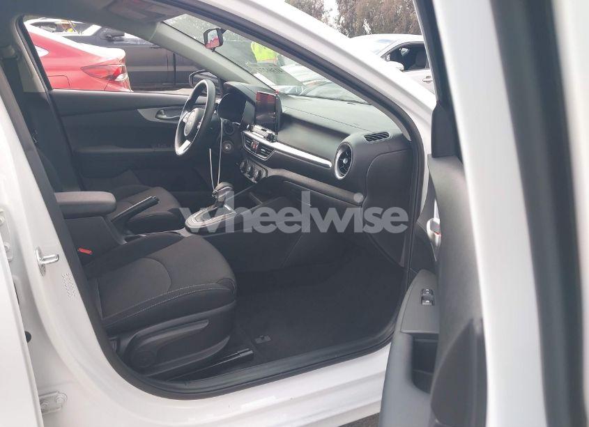 Photo 5 of 2022 Kia Forte LXS (VIN 3KPF24AD0NE503166)