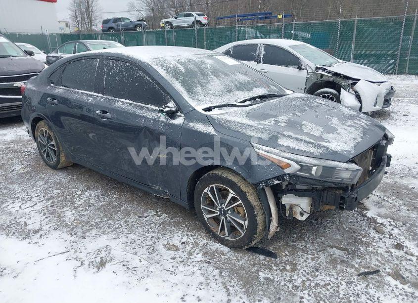 2023 Kia Forte LXS (VIN 3KPF24AD0PE526871) main photo