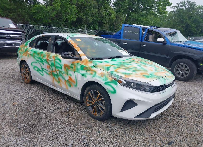 2023 Kia Forte LXS (VIN 3KPF24AD0PE552371) main photo