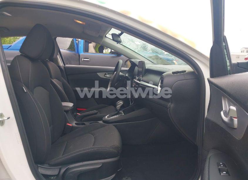 Photo 5 of 2023 Kia Forte LXS (VIN 3KPF24AD0PE552371)