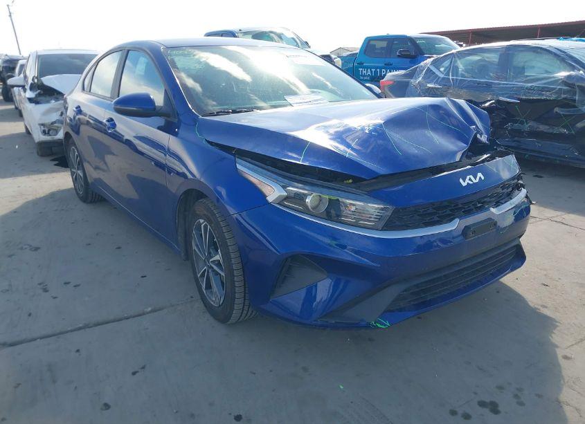 2023 Kia Forte LXS (VIN 3KPF24AD0PE557957) main photo