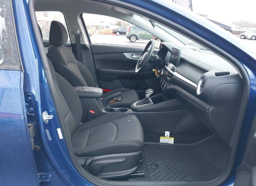 Photo 5 of 2023 Kia Forte LXS (VIN 3KPF24AD0PE622144)