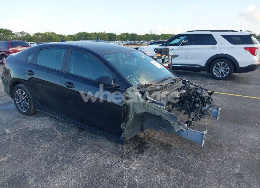 2023 Kia Forte LXS (VIN 3KPF24AD0PE663485) main photo