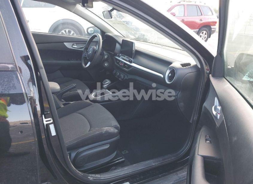 Photo 5 of 2023 Kia Forte LXS (VIN 3KPF24AD0PE663485)