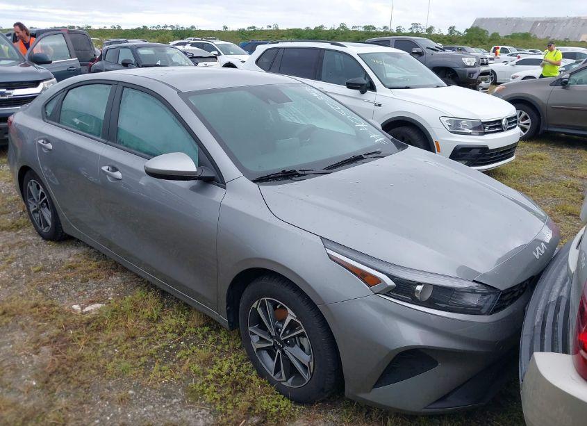 2023 Kia Forte LXS (VIN 3KPF24AD0PE663728) main photo