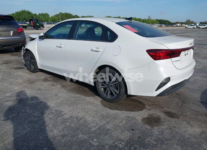 Photo 3 of 2024 Kia Forte LXS (VIN 3KPF24AD0RE695985)