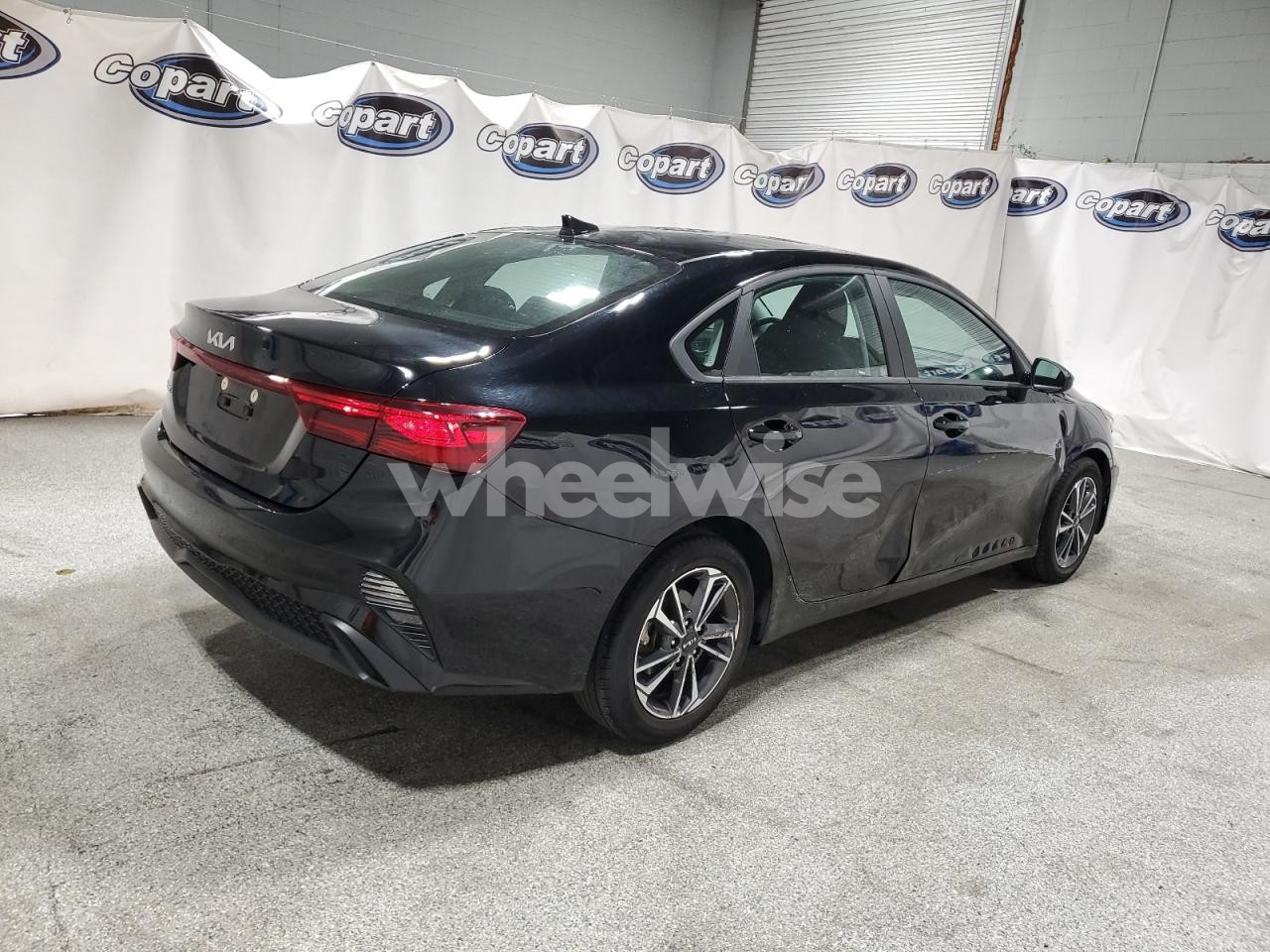 Photo 3 of 2024 KIA FORTE LX (VIN 3KPF24AD0RE696893)