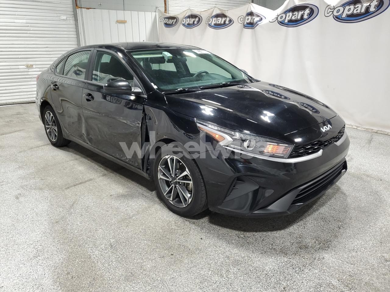 Photo 4 of 2024 KIA FORTE LX (VIN 3KPF24AD0RE696893)