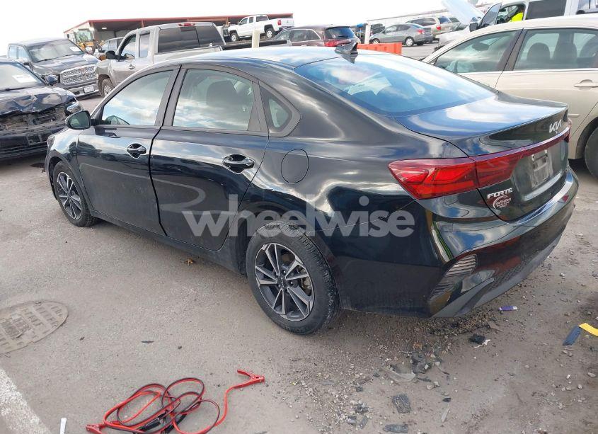 Photo 3 of 2024 Kia Forte LXS (VIN 3KPF24AD0RE714776)