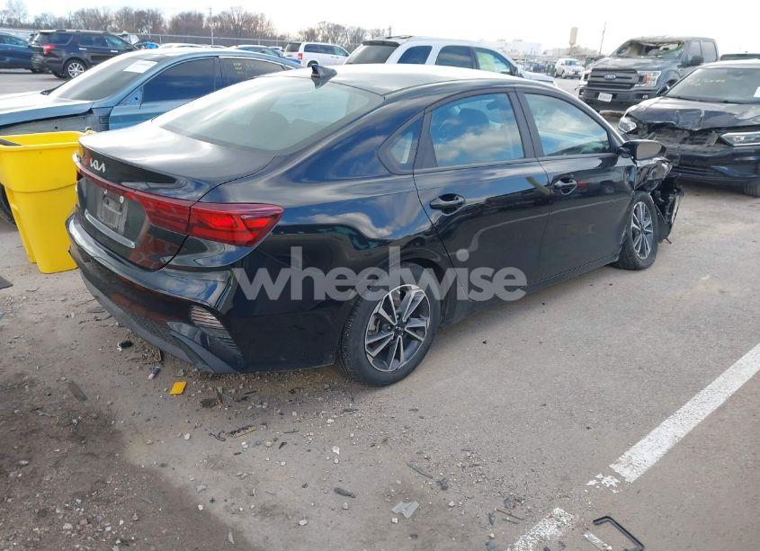 Photo 4 of 2024 Kia Forte LXS (VIN 3KPF24AD0RE714776)