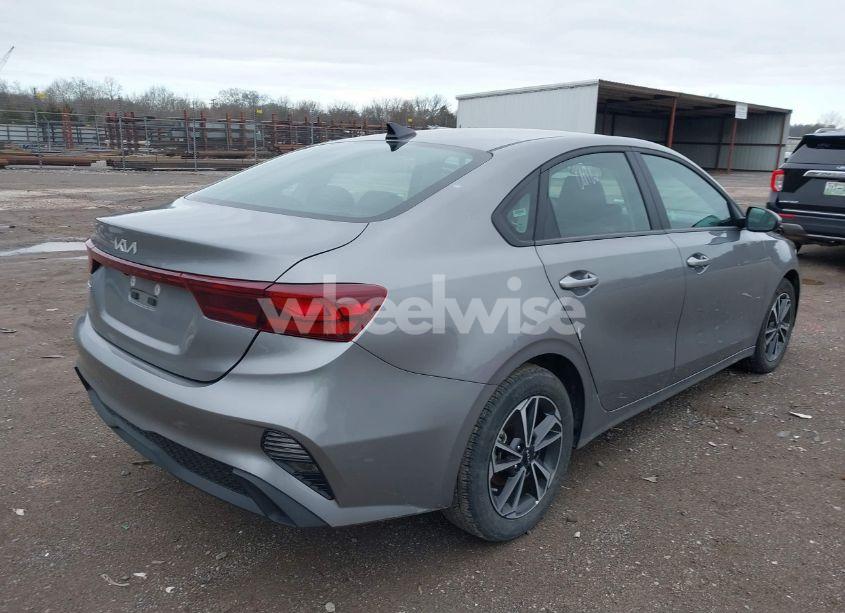 Photo 4 of 2024 Kia Forte LXS (VIN 3KPF24AD0RE726569)