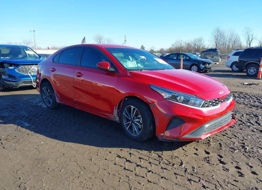 2024 Kia Forte LXS (VIN 3KPF24AD0RE740231) main photo