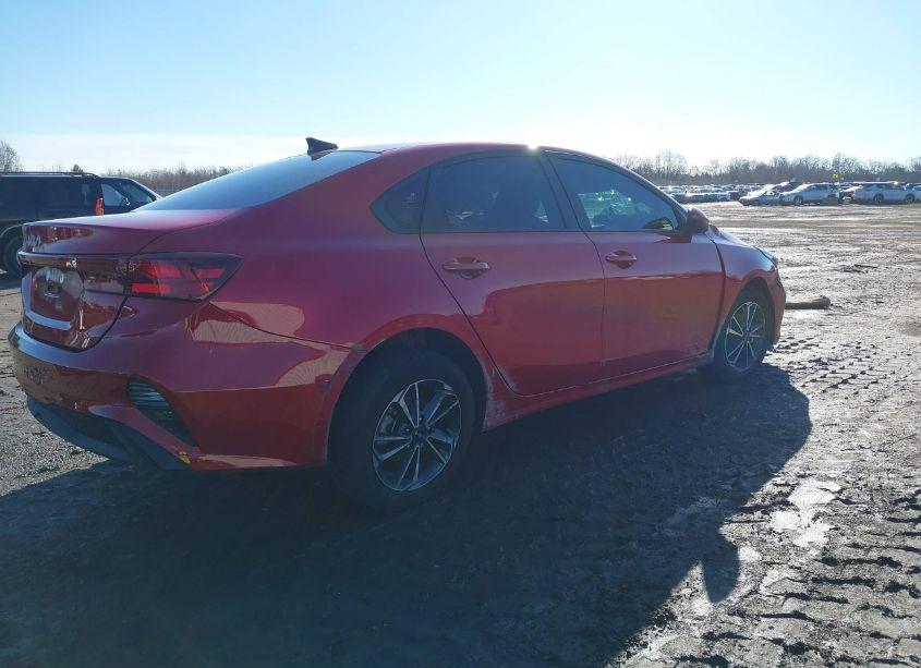 Photo 4 of 2024 Kia Forte LXS (VIN 3KPF24AD0RE740231)
