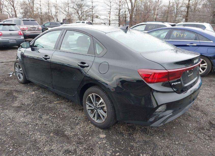 Photo 3 of 2024 Kia Forte LXS (VIN 3KPF24AD0RE758275)