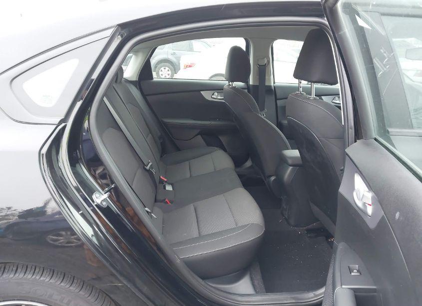 Photo 8 of 2024 Kia Forte LXS (VIN 3KPF24AD0RE758275)