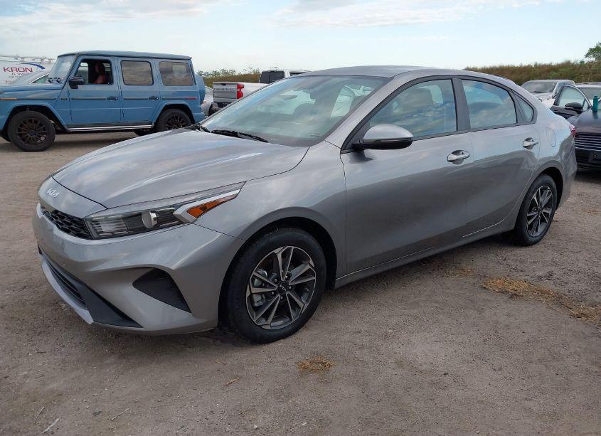 Photo 2 of 2024 Kia Forte LXS (VIN 3KPF24AD0RE765405)