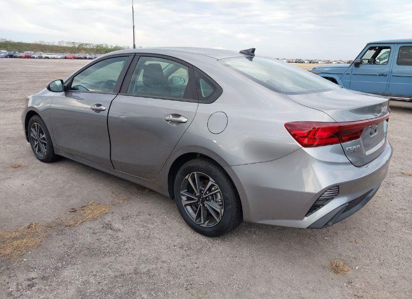 Photo 3 of 2024 Kia Forte LXS (VIN 3KPF24AD0RE765405)