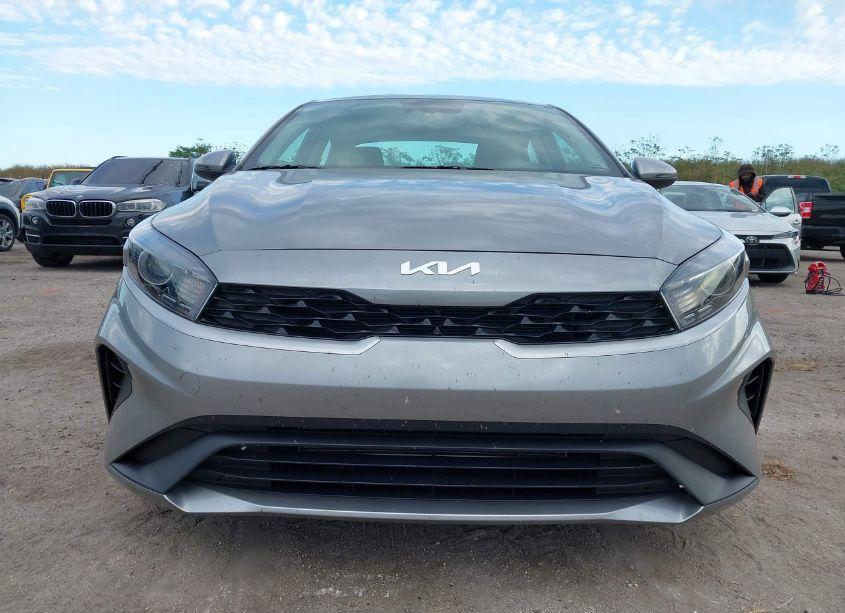 Photo 6 of 2024 Kia Forte LXS (VIN 3KPF24AD0RE765405)