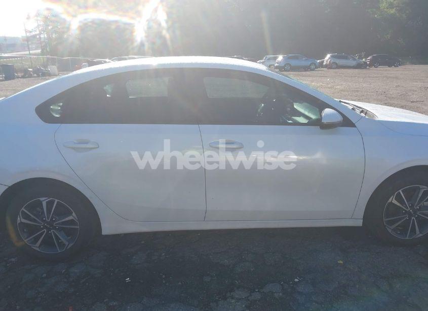 Photo 13 of 2024 Kia Forte LXS (VIN 3KPF24AD0RE778218)