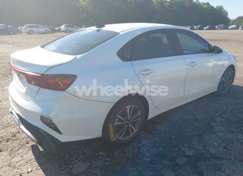 Photo 4 of 2024 Kia Forte LXS (VIN 3KPF24AD0RE778218)