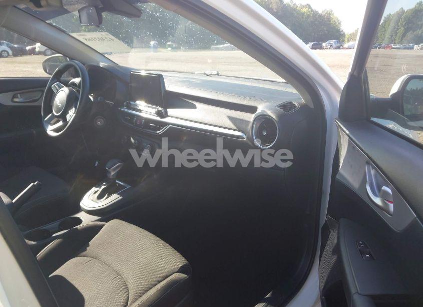 Photo 5 of 2024 Kia Forte LXS (VIN 3KPF24AD0RE778218)