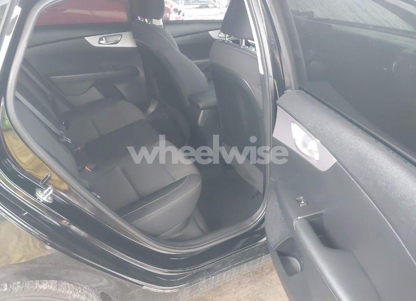 Photo 8 of 2024 Kia Forte LX (VIN 3KPF24AD0RE806034)