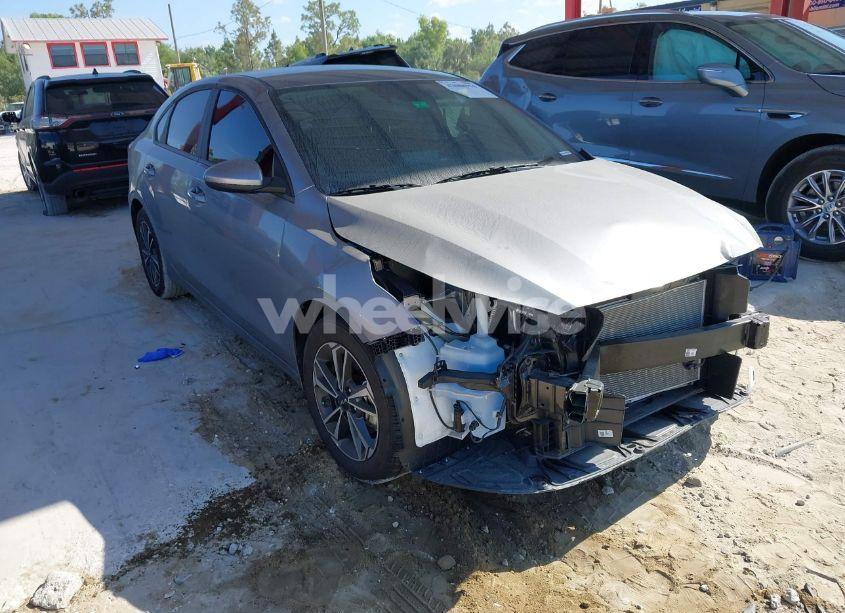 2024 Kia Forte LXS (VIN 3KPF24AD0RE813081) main photo