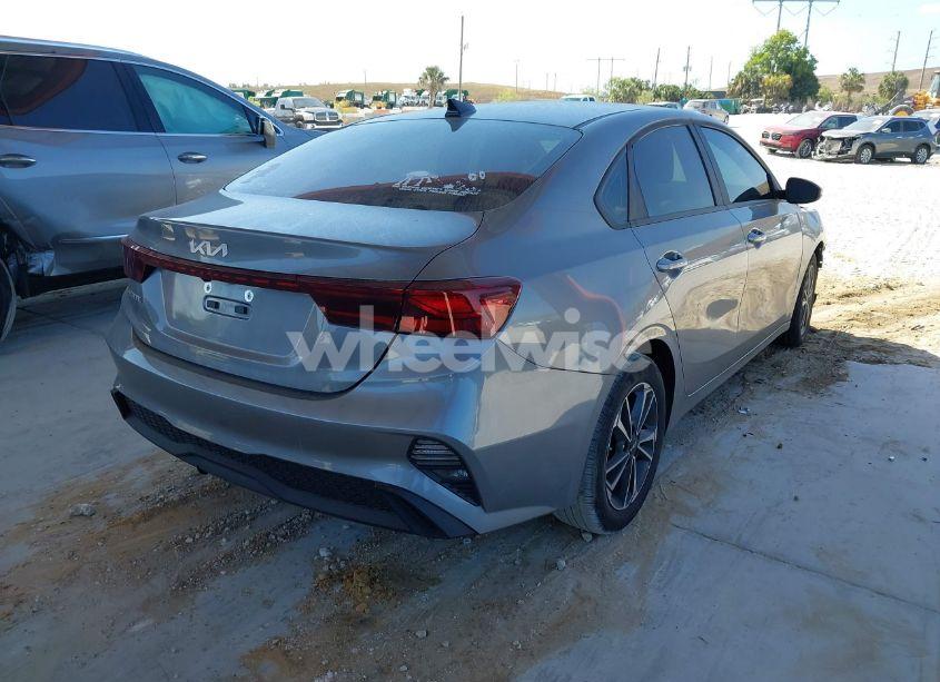 Photo 4 of 2024 Kia Forte LXS (VIN 3KPF24AD0RE813081)