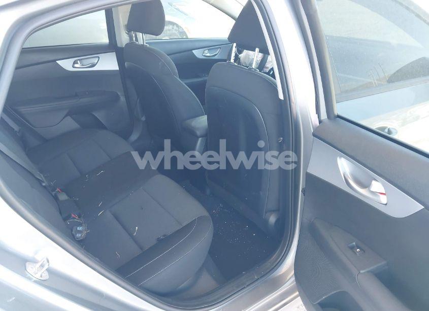 Photo 8 of 2024 Kia Forte LXS (VIN 3KPF24AD0RE813081)