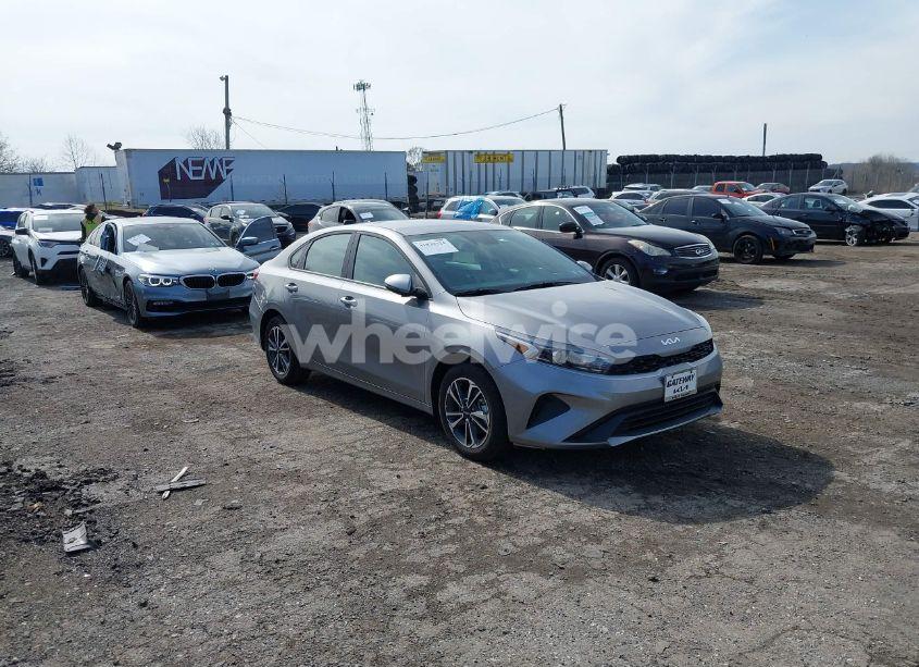 2024 Kia Forte LXS (VIN 3KPF24AD0RE836196) main photo