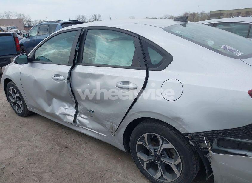 Photo 17 of 2019 Kia Forte LXS (VIN 3KPF24AD1KE006039)