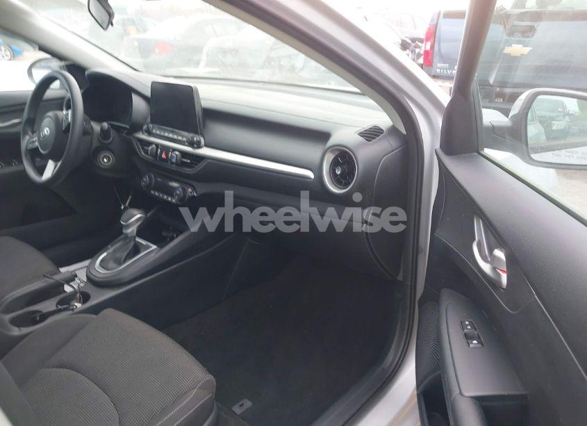 Photo 5 of 2019 Kia Forte LXS (VIN 3KPF24AD1KE006039)