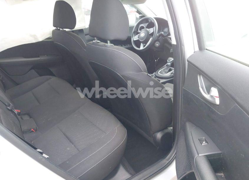 Photo 8 of 2019 Kia Forte LXS (VIN 3KPF24AD1KE006039)