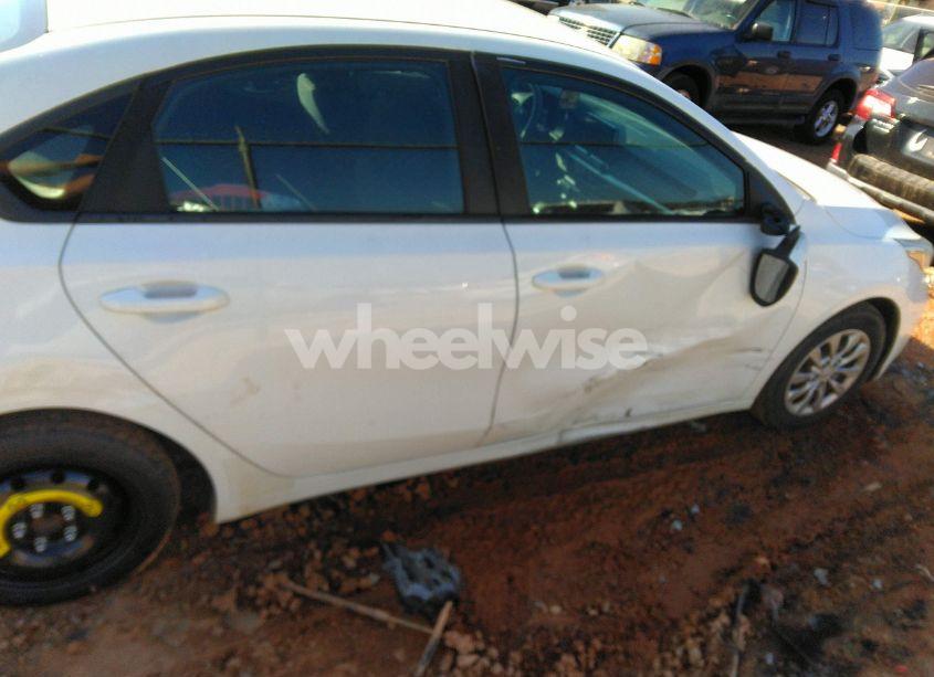 Photo 13 of 2019 Kia Forte FE (VIN 3KPF24AD1KE006977)